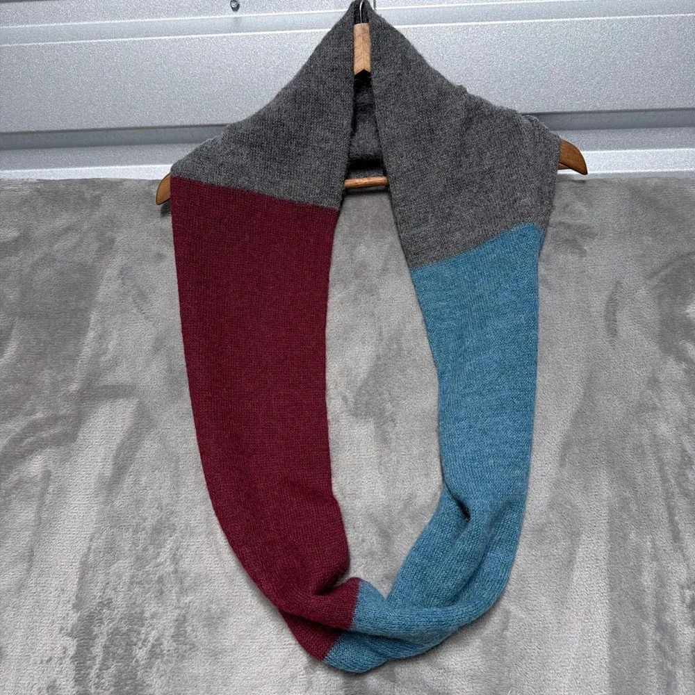 Andes Gifts 100% Alpaca Infinity Scarf Women One Size Colorblock Blue Red Gray